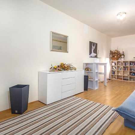 Nice Apartment In Stara Baska 1 With Wifi Εξωτερικό φωτογραφία
